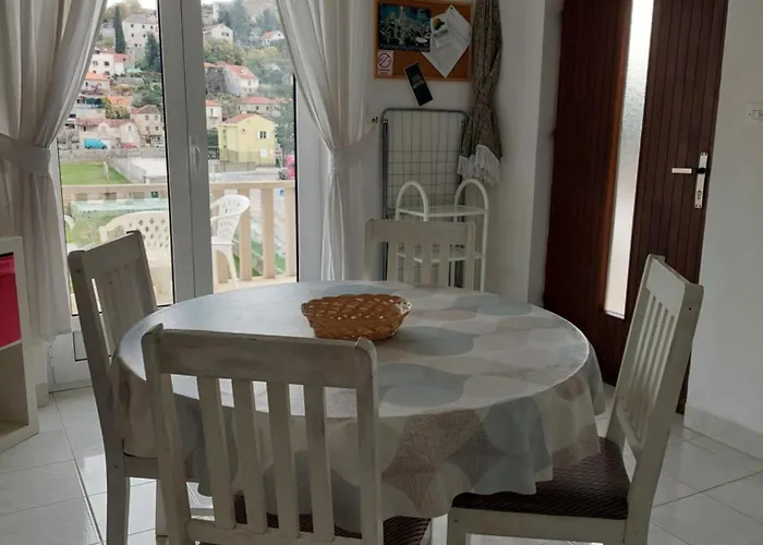 Apartment Pave Postira