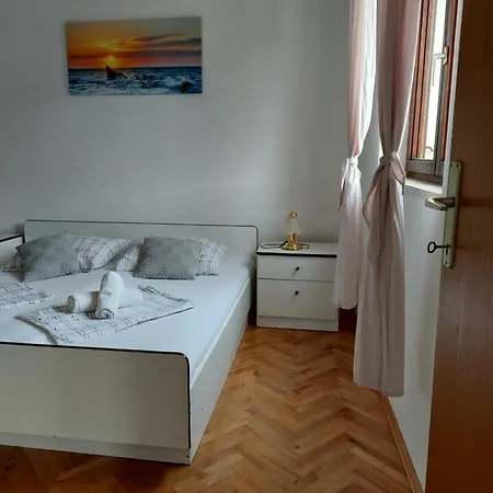 Pave Apartmán